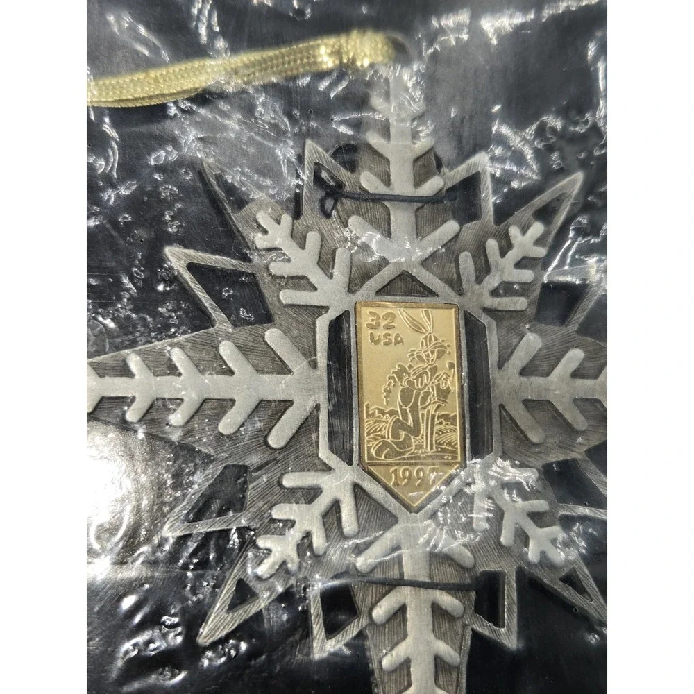 Official Looney‎ Toons Pewter 1997 Christmas Ornament Snowflake Postage Stamp